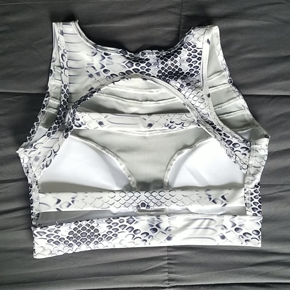 NWT Athletic Set Bra/leggings Snake skin print - Picture 2 of 4